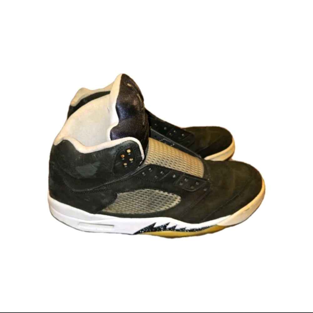 Black Sneakers with Iconic Logo